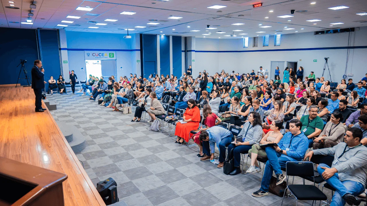 ADIPA lidera el evento más grande en salud mental: Primer Congreso en Trauma Complejo en Chile