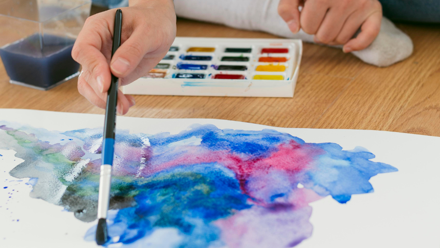 Arteterapia: qué es y por qué se está convirtiendo en una herramienta clave en salud mental