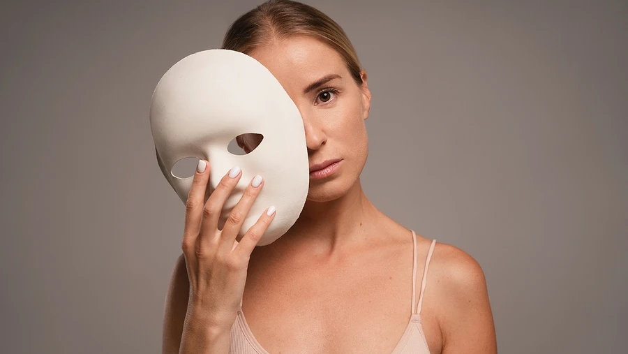 Enmascaramiento en personas autistas: qué es, por qué ocurre y sus efectos en la salud mental