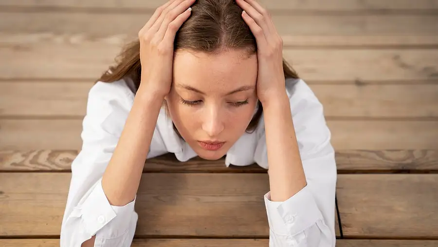 Ansiedad funcional: qué es, síntomas, causas y cómo manejarla