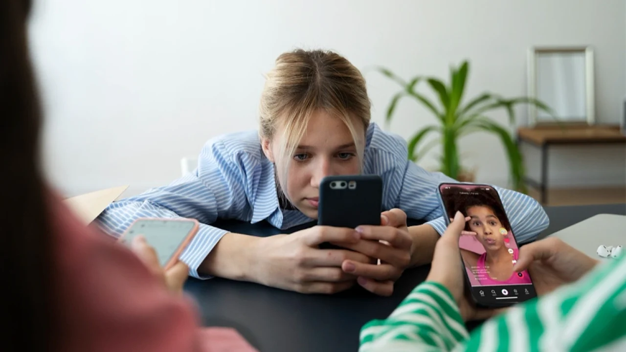 Adicción a las redes sociales: guía clínica y abordaje terapéutico