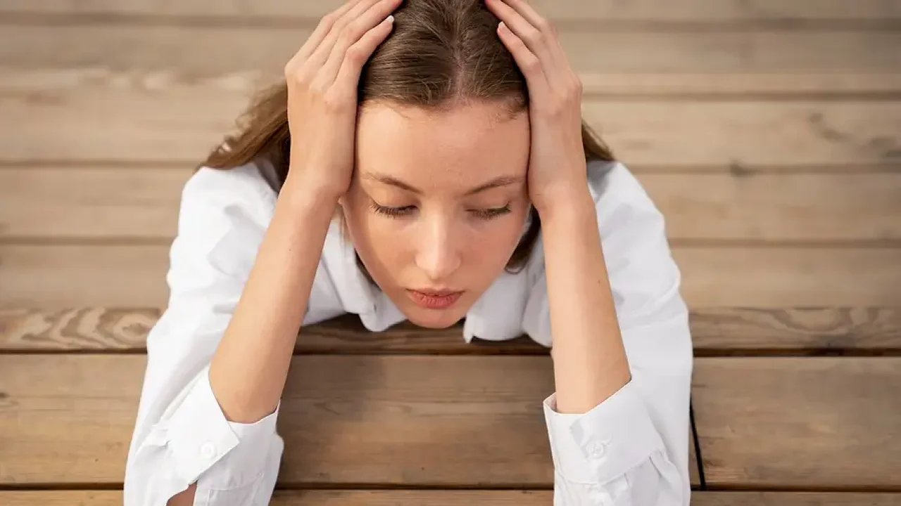 Ansiedad funcional: qué es, síntomas, causas y cómo manejarla