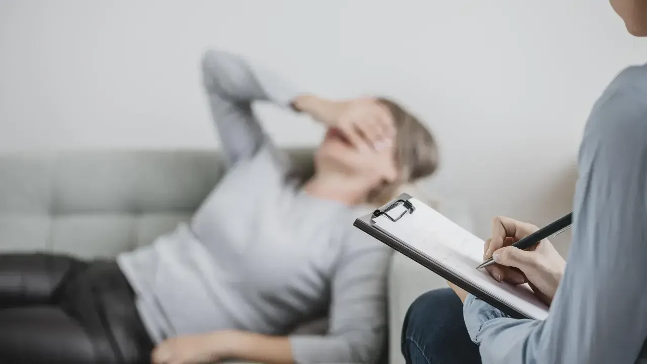 Reestructuración cognitiva: Qué es y por qué es clave en terapia