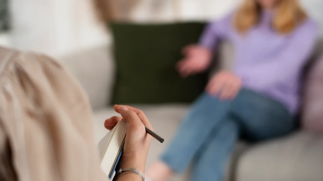 Beneficios y herramientas de la Terapia Cognitiva Conductual en adolescentes